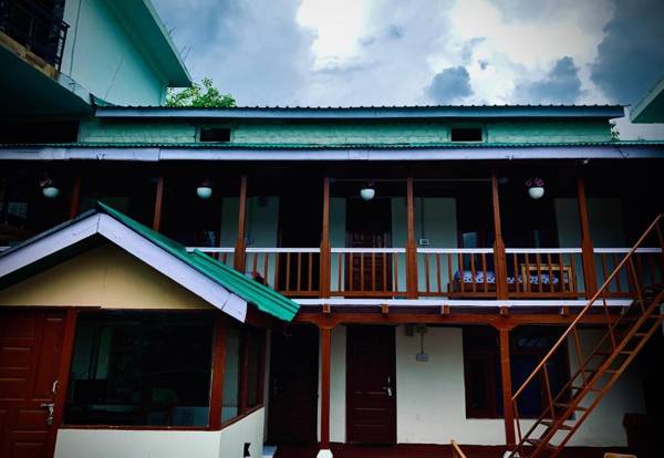 WHITE FOREST HOSTEL by Sturmfrei