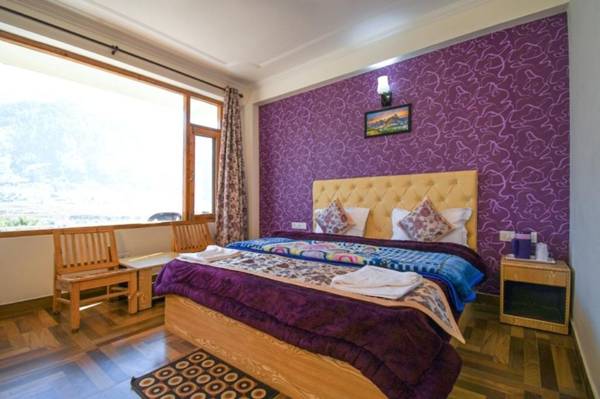 Hotel Kullu Manali Inn (Mountain View Hotel)