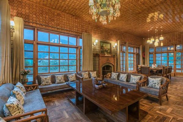 SaffronStays Monarch Manor