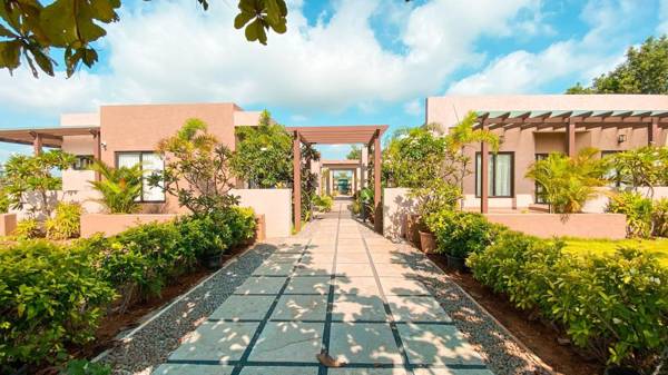 Pristine Bay by Tripvillas