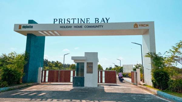 Pristine Bay by Tripvillas