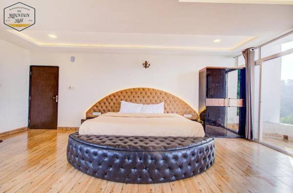 The Mountain Mist Hotel