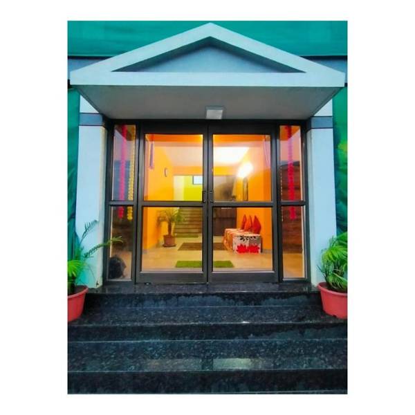 Hotel Picnic Point SAMARTH PALACE