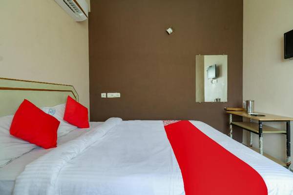 OYO 70557 Royal Pride