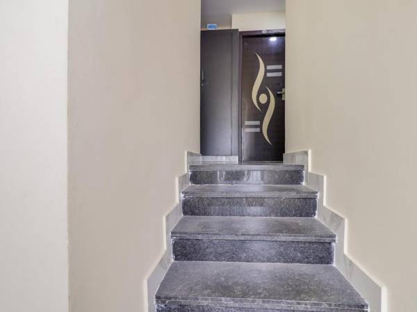 OYO Flagship 74893 Hotel Lakshmi Residency