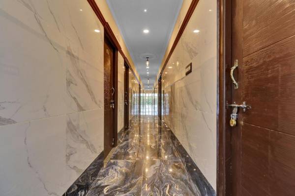 OYO Flagship 83041 Green Park Residency