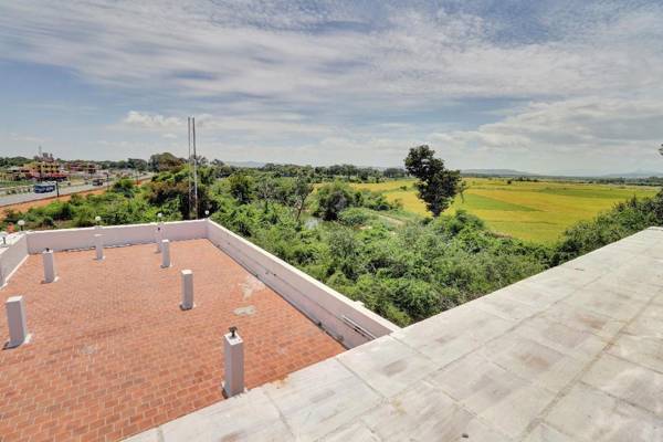 OYO Flagship 83041 Green Park Residency