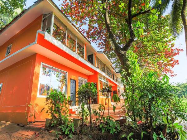 OYO 16582 Hotel Shin