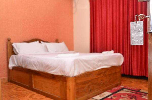 Hills Den Guest House