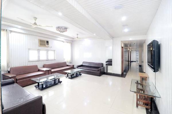 OYO 13877 Hotel Le Bon Ton