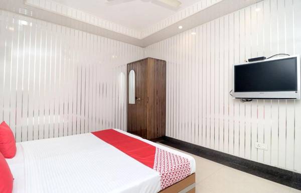 OYO 13877 Hotel Le Bon Ton