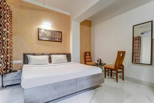 OYO Townhouse 687 Hotel 77