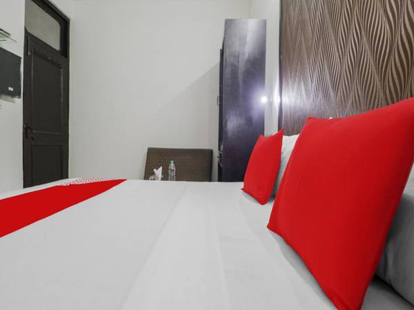 OYO 85711 Hotel Malwa