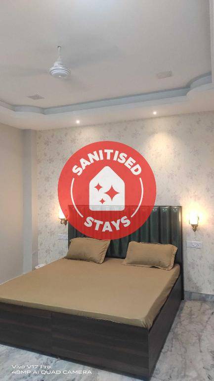 OYO 92350 White Orchid