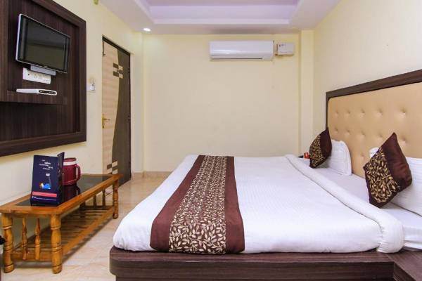 OYO Flagship 6793 Hotel CZ