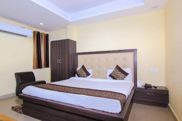 OYO Flagship 6793 Hotel CZ