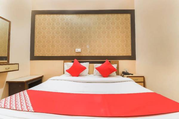 OYO 60098 Radhey Inn