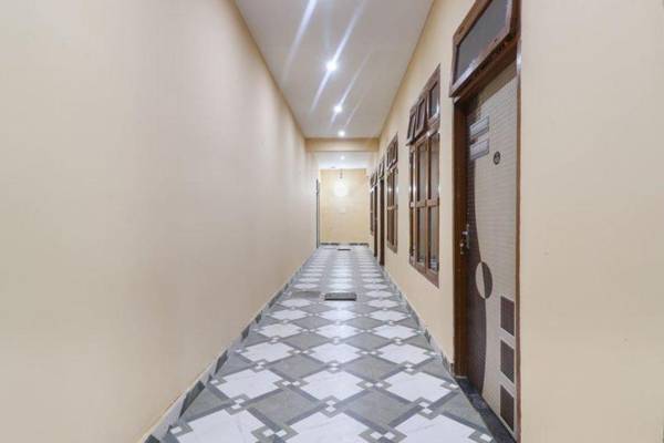 OYO 46253 A R Hotel