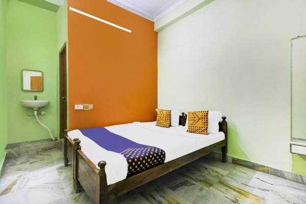 SPOT ON 74028 Hotel Sainik Inn