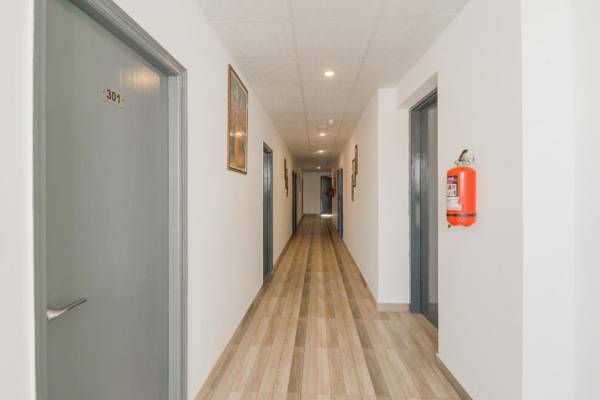 SPOT ON 74028 Hotel Sainik Inn