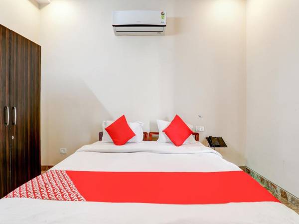 OYO 74122 Raghuvar Palace