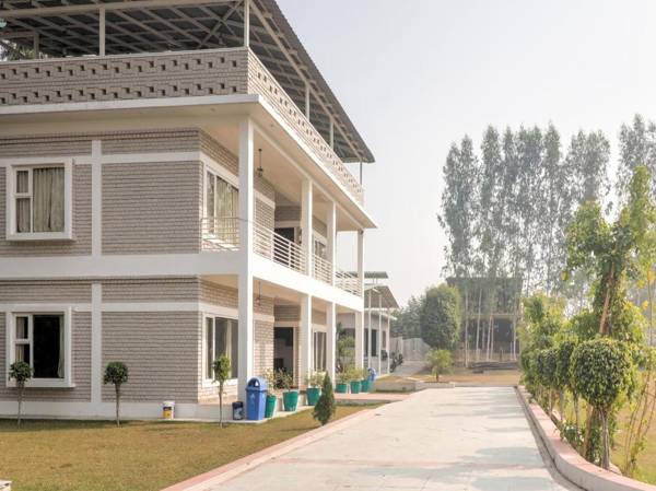 Collection O 77423 Amaraa Farms & Resorts