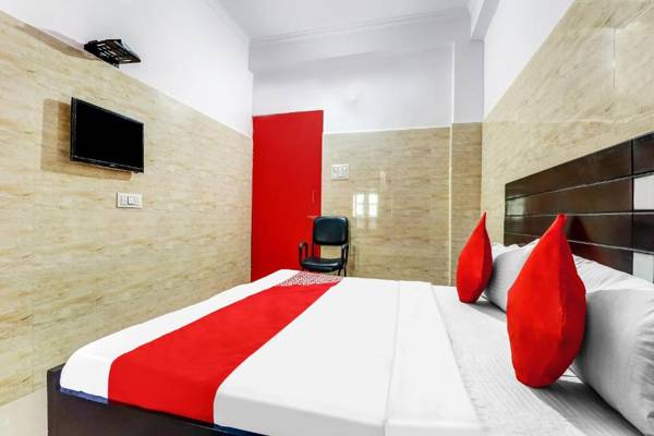 OYO 77297 Hotel Mauryans