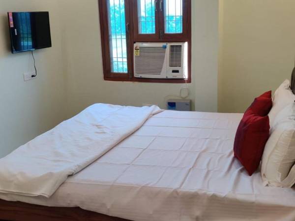 OYO 82294 Chauhan Palace