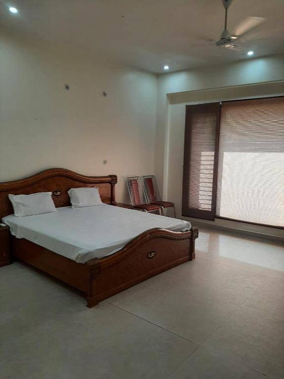 OYO 82834 Krishna Guest House