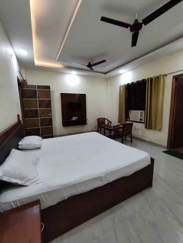 Capital O 82983 Shiv Shakti Resort