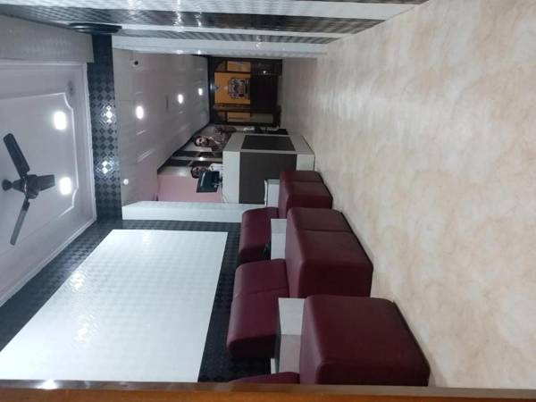 Goroomgo Shimla Inn Lucknow