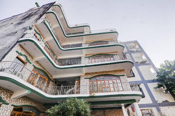 OYO Flagship 83536 Mahi inn