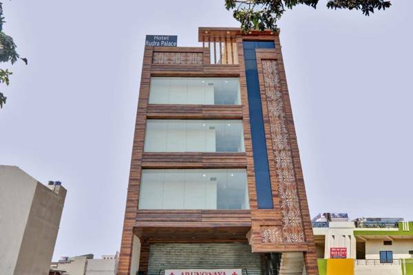 OYO 85551 Hotel Rudra Palace