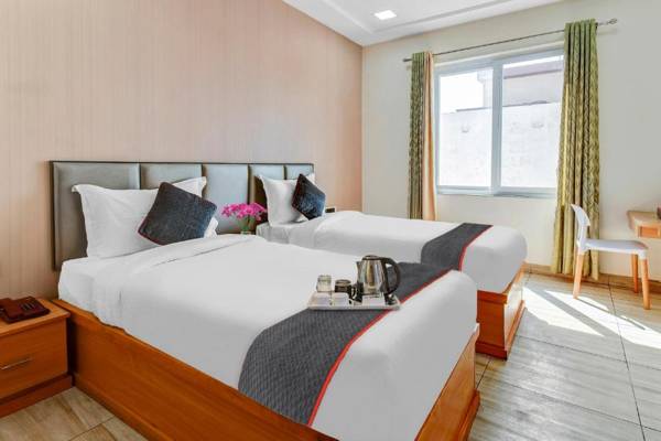 OYO Townhouse 913 Ekana Grand