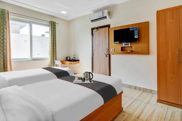 OYO Townhouse 913 Ekana Grand