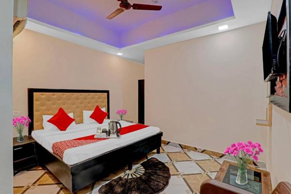 OYO 87826 Hotel Clarke Inn