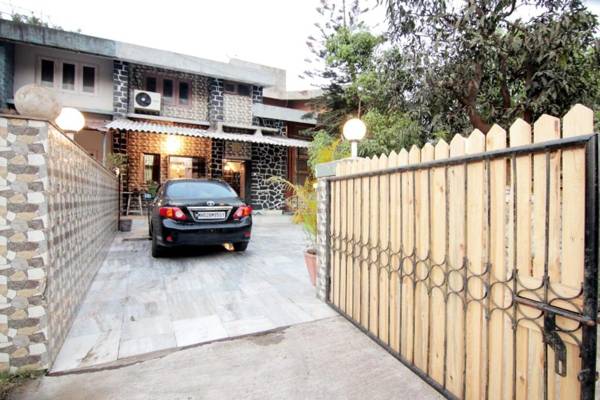 Blue Heaven- Lonavala 2 Bhk with private pool!