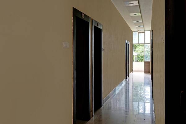 Capital O 81207 Hotel Jagdamba Palace