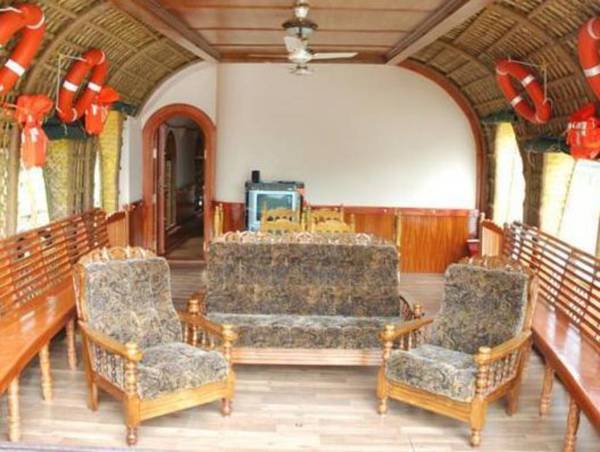 Royal Riviera Hotel & Resort