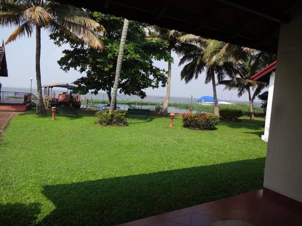 Abad Whispering Palms