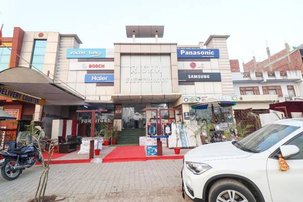 OYO 78411 The Luxury Living