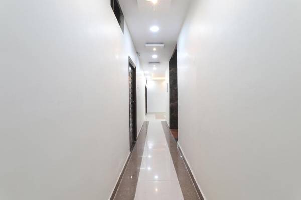 Capital O 85681 Hotel Shree