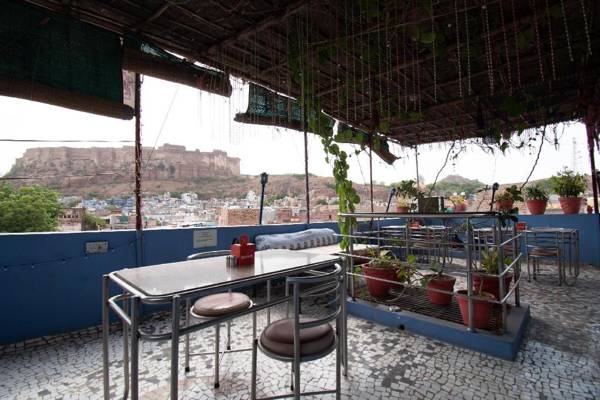 SPOT ON 41885 Royal Heritage Guest House