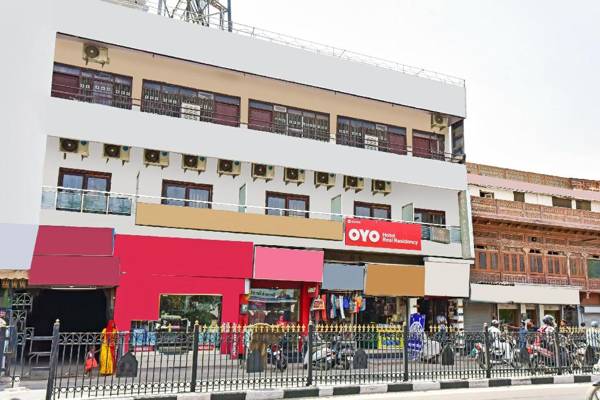 SPOT ON 81137 Hotel Raj