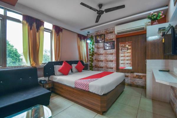 OYO 72016 Hotel Golden Palace