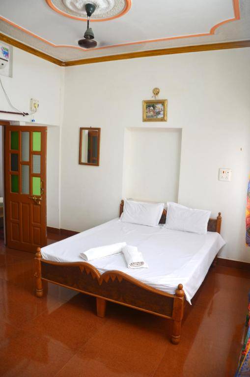 Gajanand Guest House