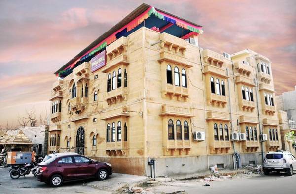 Hotel Marina Mahal with Swimming Pool