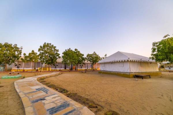 sam sand dunes camps and resorts