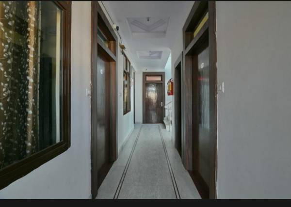 Hotel Mansarovar Palace