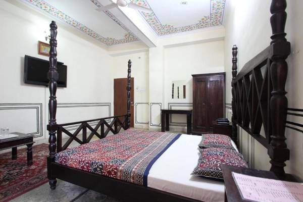 Hotel Raghuraj Palace